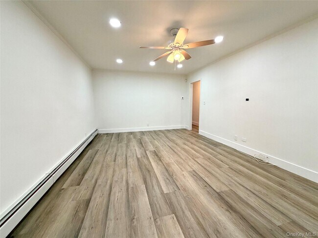 Foto del edificio - 30-47-45 68th St