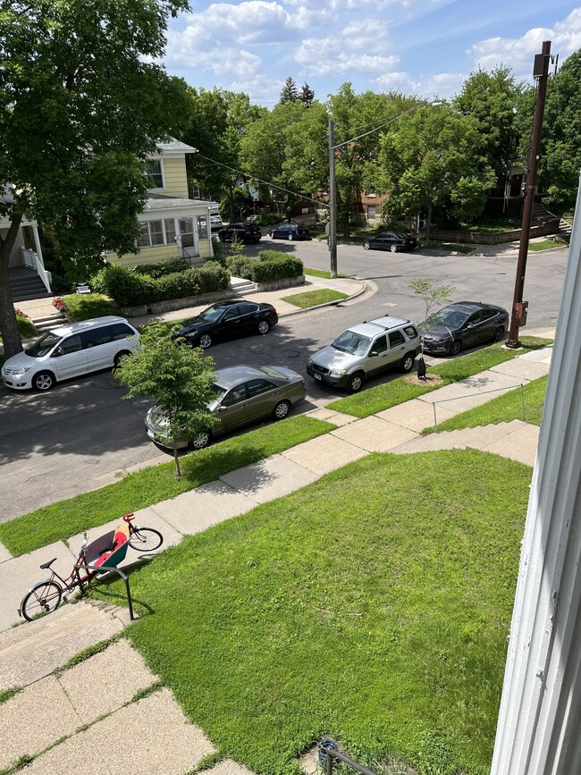 Balcony - 2505 Garfield Ave