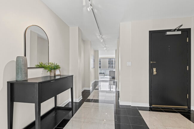 Foto del edificio - 850 N Dewitt Pl