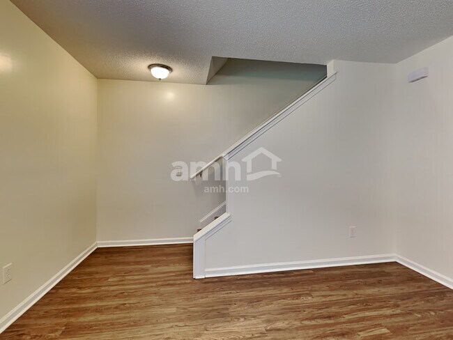 Foto del edificio - 3010 Kinswood Ln