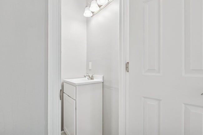 Foto del edificio - Fully Updated 2 Bedroom Unit!