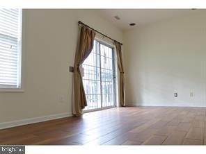 Foto principal - 127 Creekmont Ct