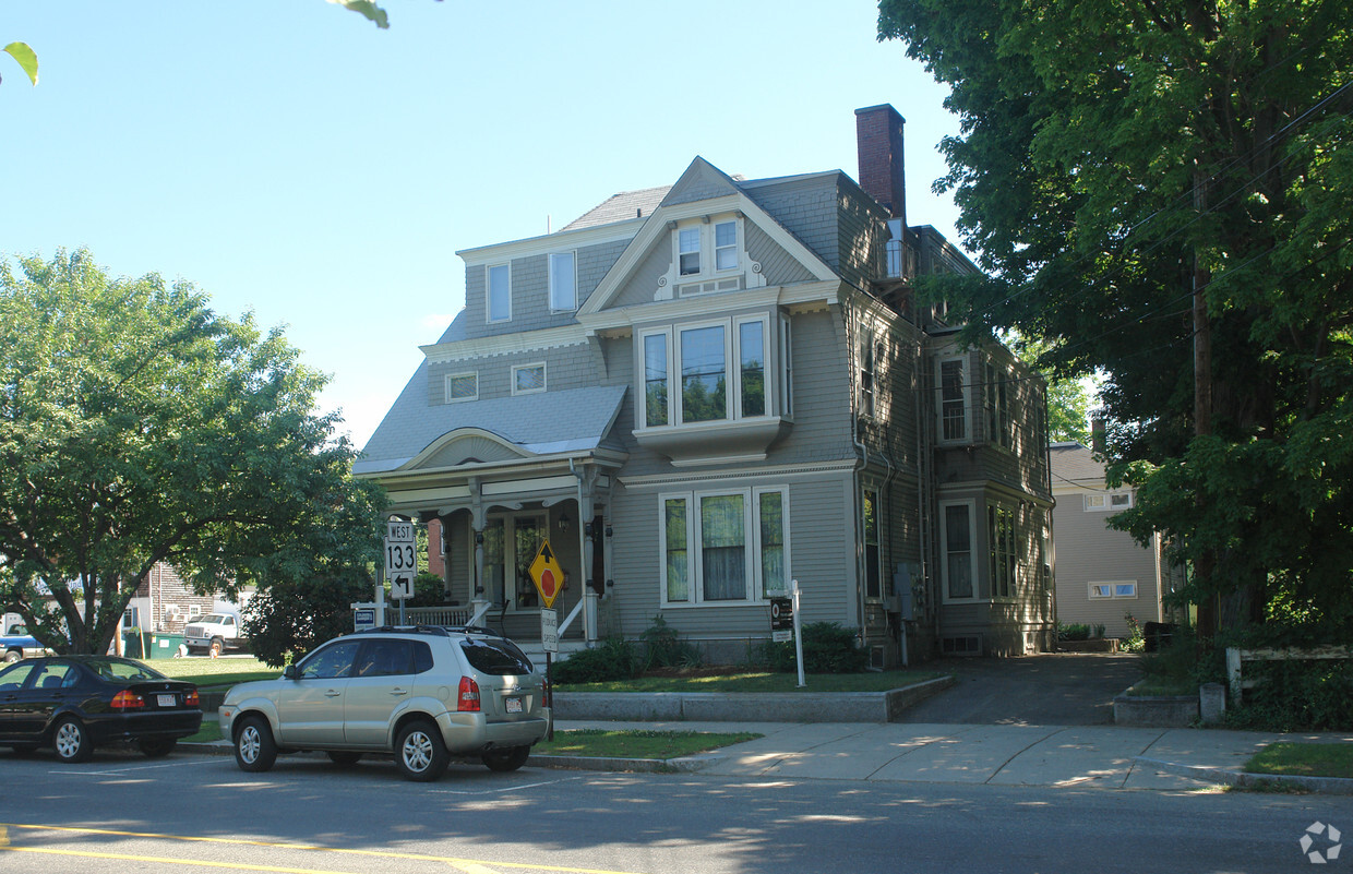 Primary Photo - 30 E Main St