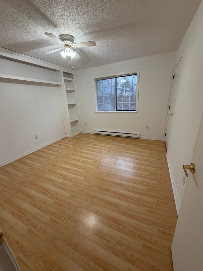 Foto del edificio - 3199 E Main St