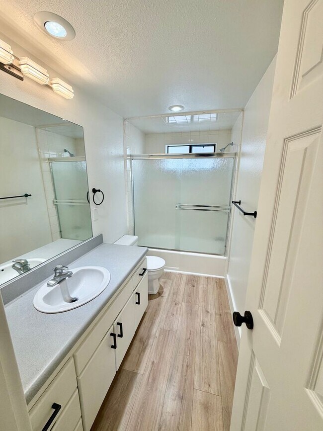 Foto del edificio - 3920 E. 1st Street