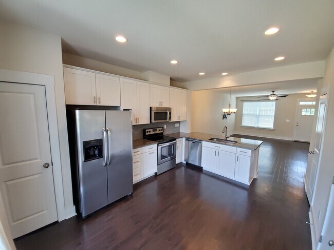 Foto del edificio - Beautiful townhouse close to uptown