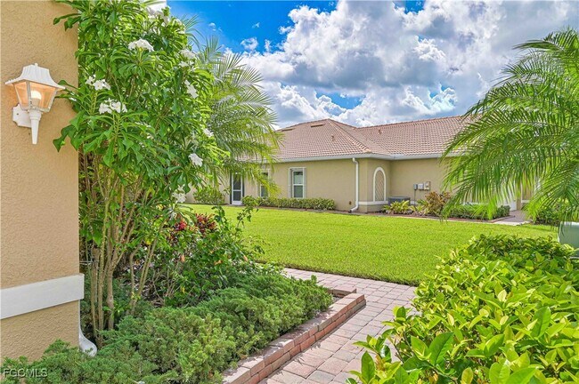 Foto del edificio - 15239 Ligustrum Ln