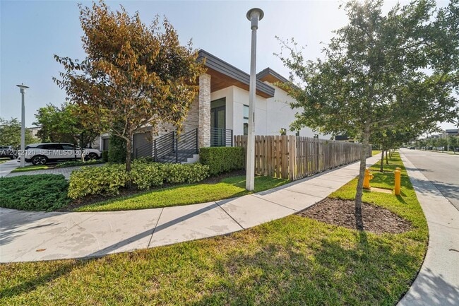 Building Photo - 7635 NW 103rd Pl
