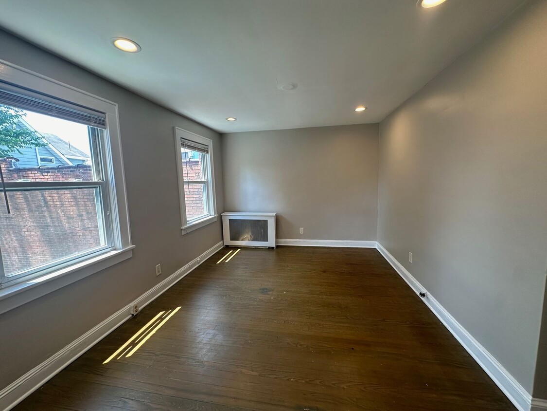 Building Photo - 241 Palisade Ave