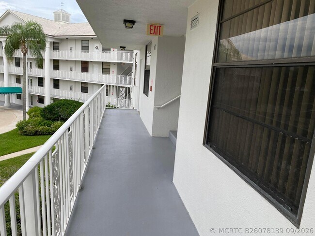 Foto del edificio - 3500 Whitehall Dr