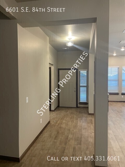 Foto del edificio - 6601 SE 84th St