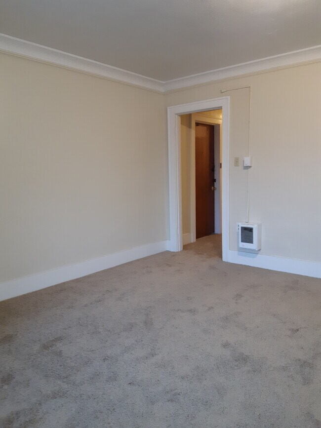 Living room - 208 N Tacoma Ave