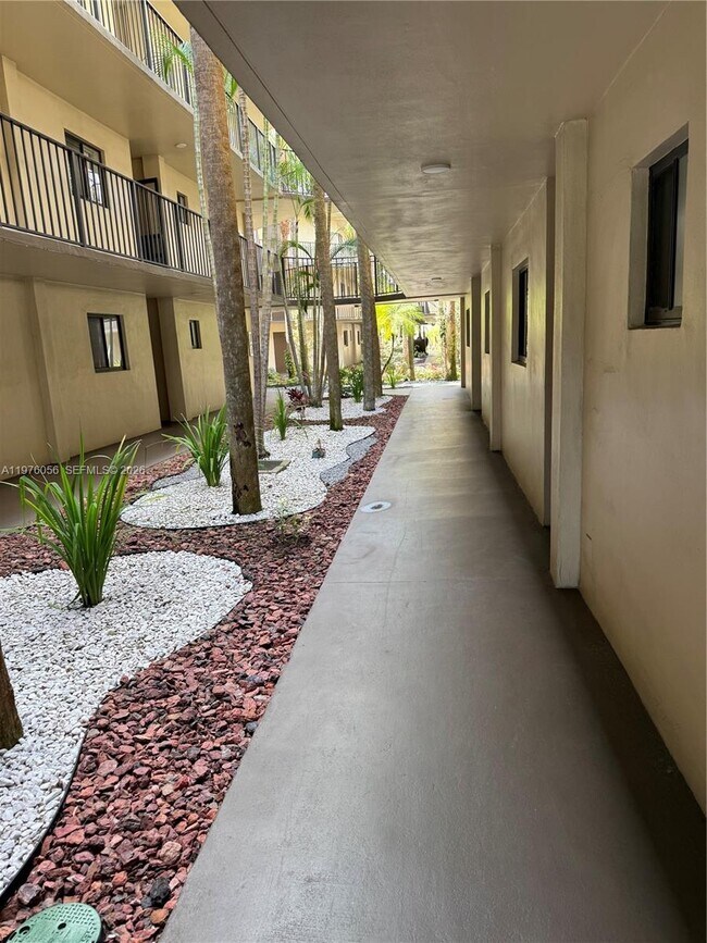 Building Photo - 5130 Las Verdes Cir