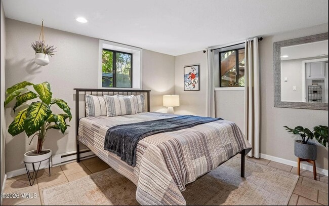 Dormitorio 1 - 5064 Black Gore Dr