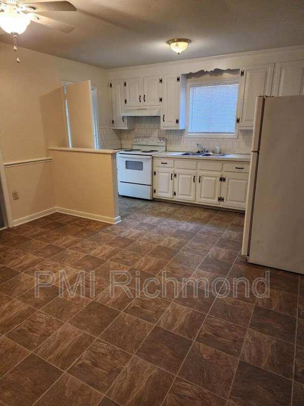 Building Photo - 620 Azalea Ave