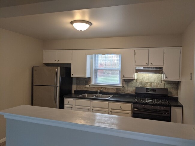Building Photo - 620 Kungs Way