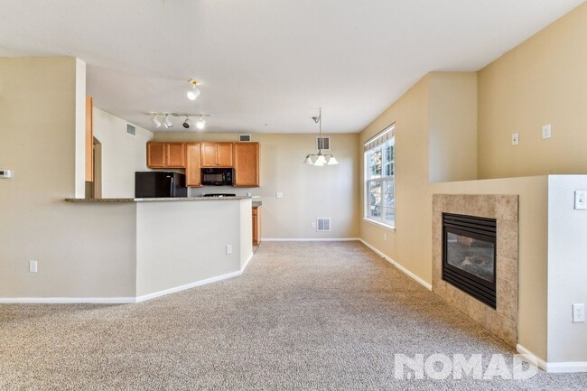 Foto del edificio - Charming 2BR Condo in Parker
