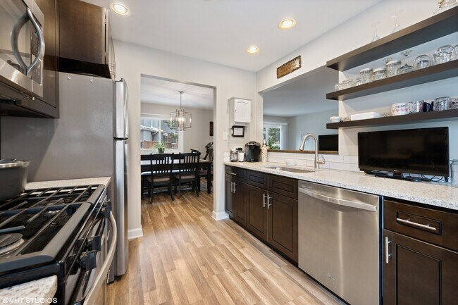 Foto del edificio - 1127 Hertford Ct