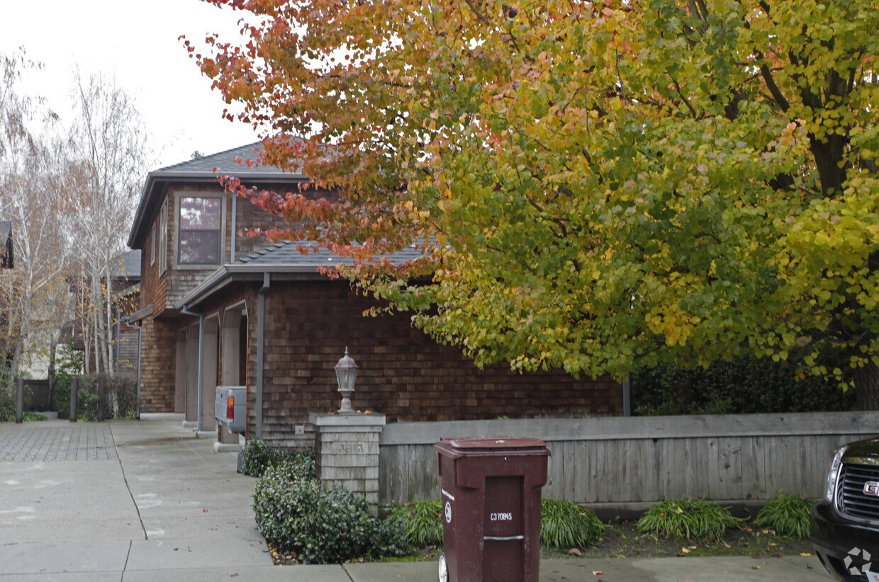 Building Photo - 3613 Bickerstaff Rd