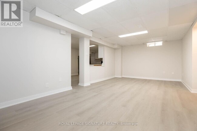 Building Photo - 30 Larratt Ln