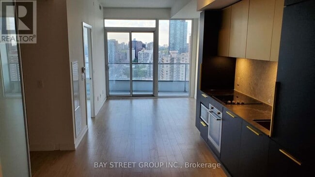 Building Photo - 85 Wood St