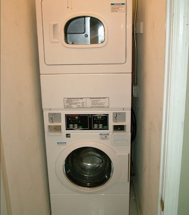 Building Photo - 1425 W Cullerton St