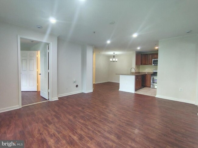 Building Photo - 17701 Kilmarnock Terrace