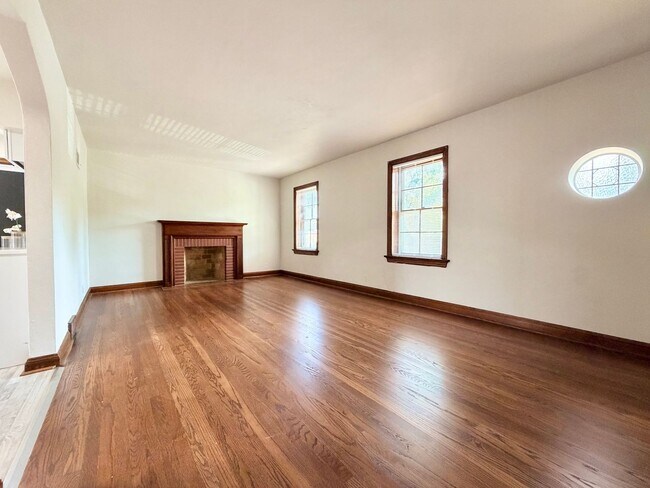 Foto del edificio - 4734 Locke Ave