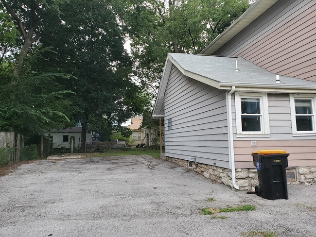 Building Photo - 1605 N Missouri Ave