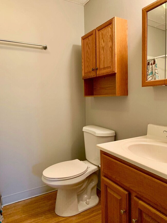 Foto del edificio - 3 bed 1 bath - updated, great south Oaklan...