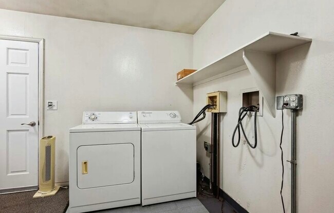 Foto del edificio - 4745 N Robb St