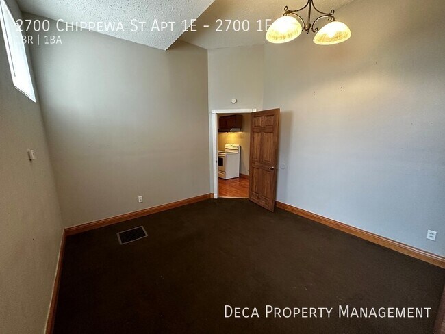 Building Photo - 2700 Chippewa St