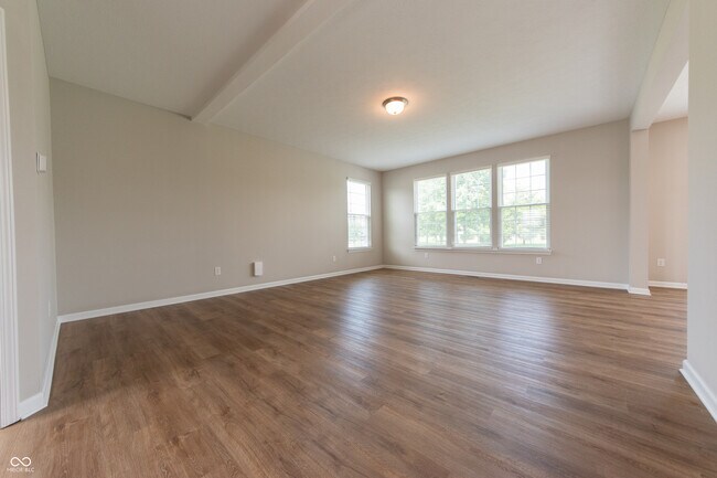 Foto del edificio - 7042 Pinnacle Dr