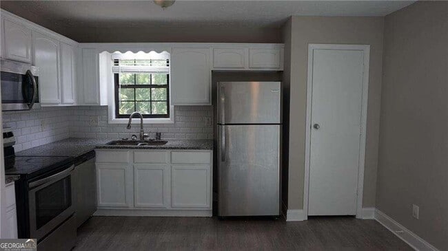 Building Photo - 1285 S Lea Ct SE