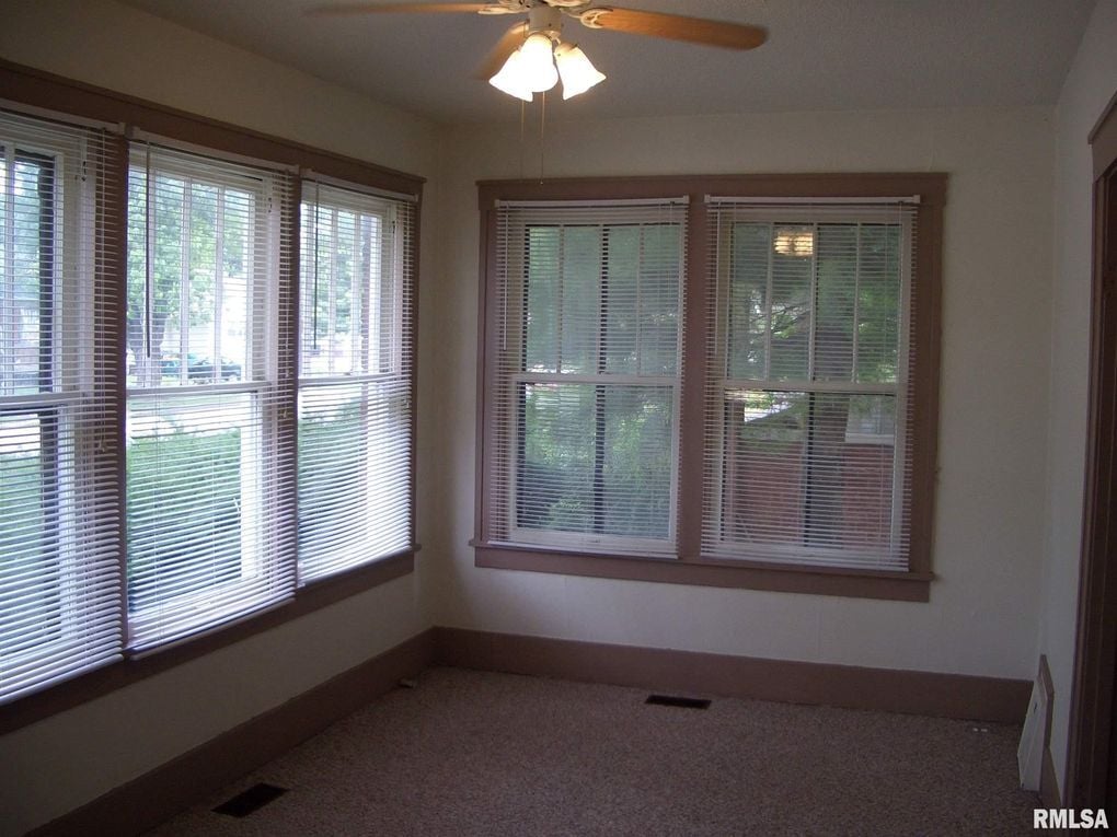 318 N Sherman Ave, IL 61455 Townhome Rentals in IL