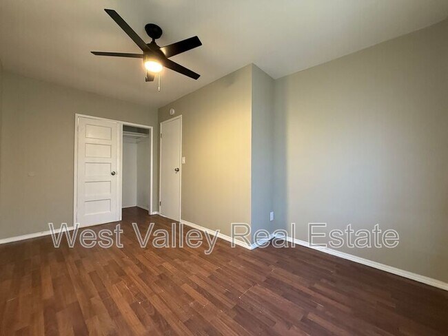 Building Photo - 200 Fillmore St