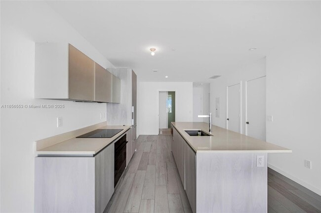 Foto del edificio - 480 NE 31st St