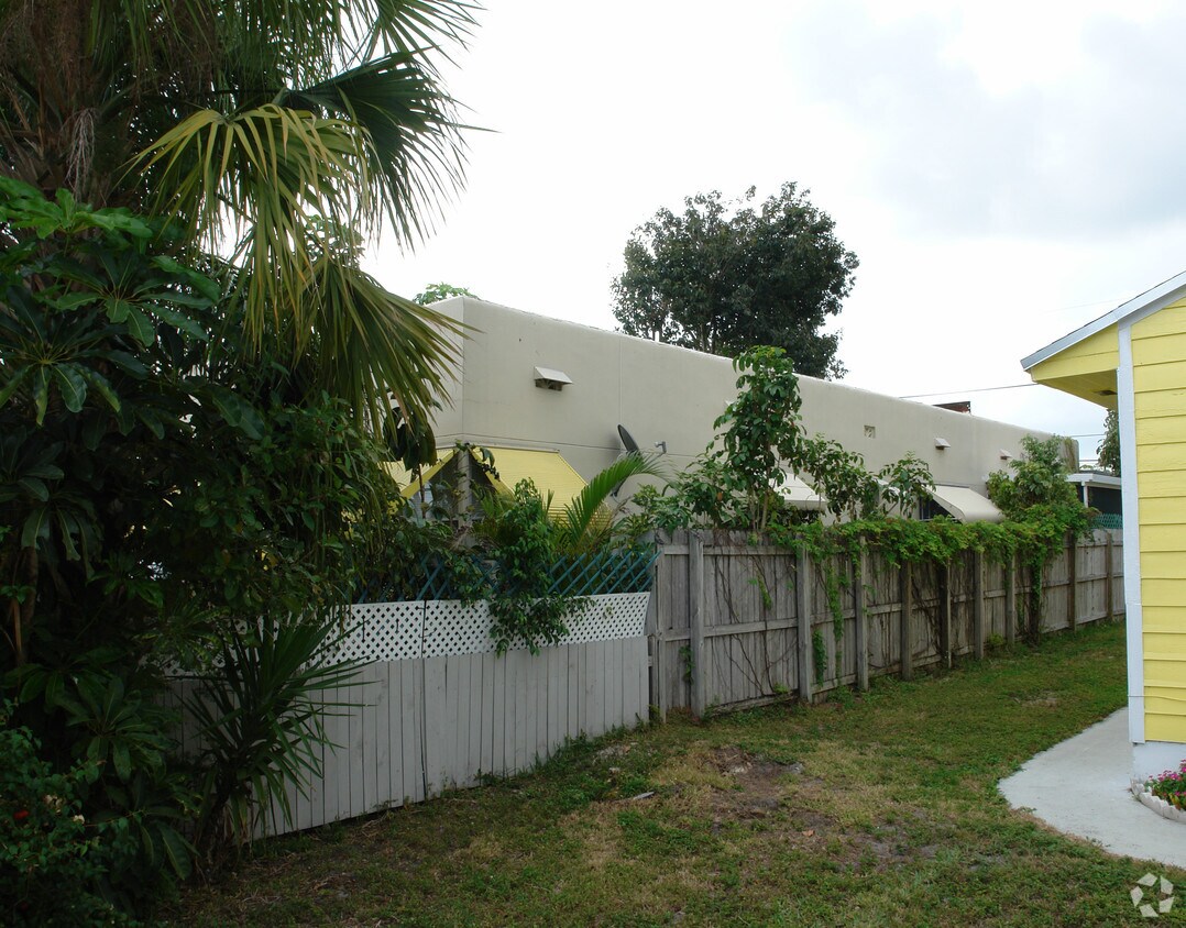 Building Photo - 1922 Mckinley St