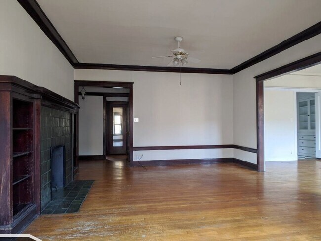 Foto del edificio - 2426 N Sawyer Ave