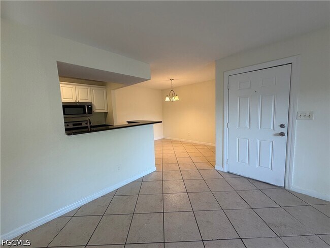 Foto del edificio - 2885 Winkler Ave