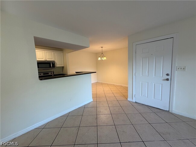 Building Photo - 2885 Winkler Ave