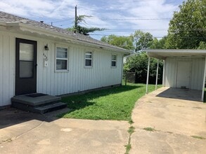 Building Photo - 601-603 N Belview Ave