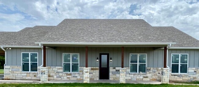 Building Photo - 19289 Vilas Rd