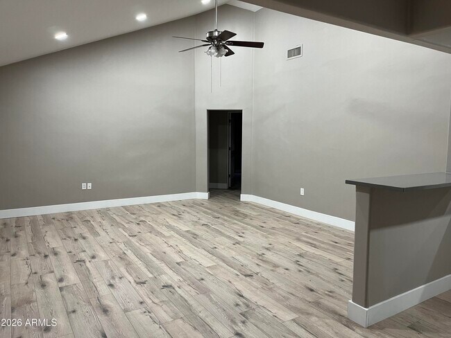 Foto del edificio - 1002 S Roosevelt St