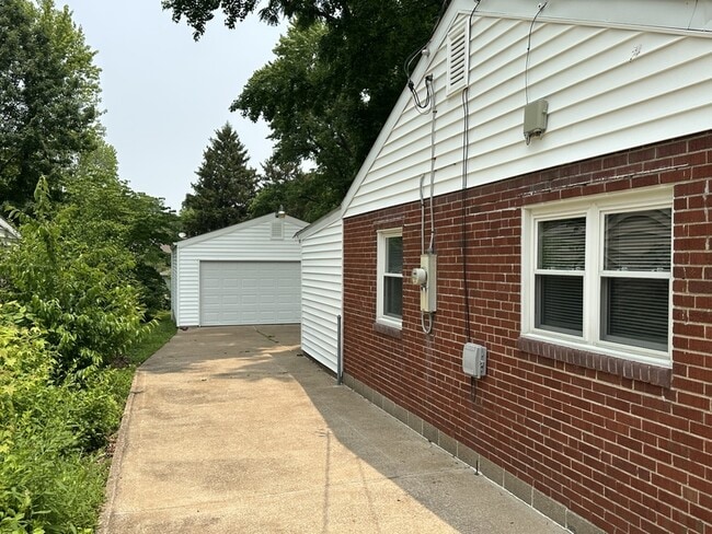 Building Photo - 965 Harrison St