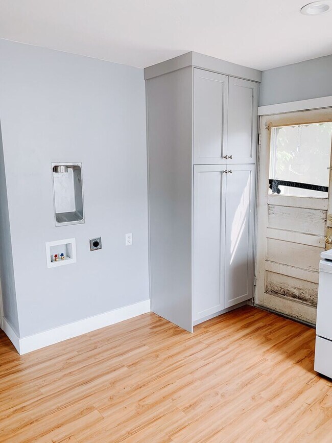 Foto del edificio - Updated Cozy Cottage