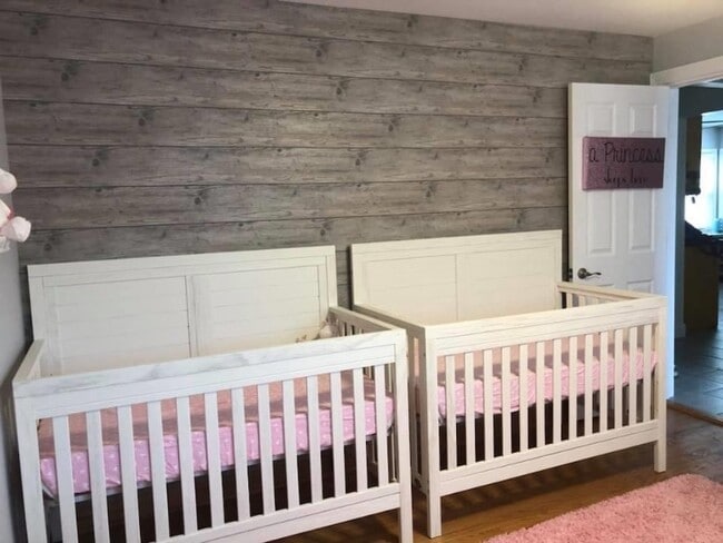 Building Photo - 6052 W Miami Ave