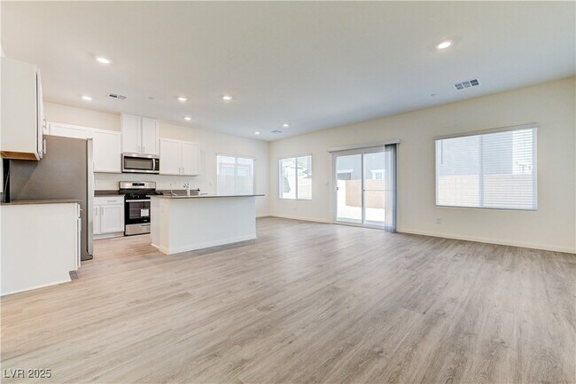 Building Photo - 501 Red Lovebird Ave
