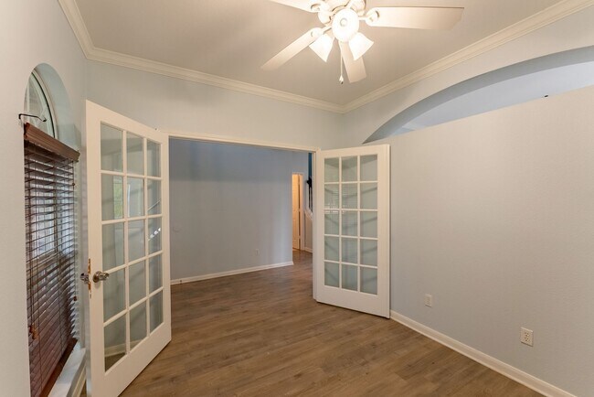 Foto del edificio - Spacious and Well-Maintained 4/3 in Desira...