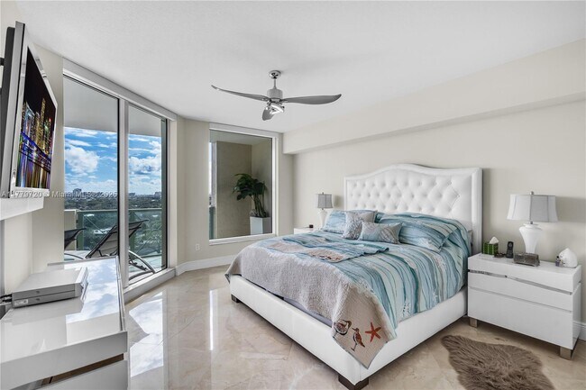 Foto del edificio - 411 N New River Dr E